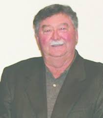 WES BENNETT III, HALL OF FAME COACH, FIRST PCHS PRINCIPAL, DIES AT 77. Wes  Bennett, Pierce County High School's first principal and a hall of fame  basketball coach, has died. Bennett, 77,