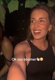 Cuando vas al concierto de Quevedo y solo te sabes la canción que canta del  año 2000. Sí, soy 🙋🏽‍♀️ #quevedo#concierto#humor