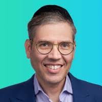 Ellie Dupler's Instagram, Twitter & Facebook