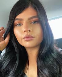 Zar De Misses : Helen Maher