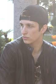 Aiden: fuori il nuovo singolo “Tour Eiffel”, prodotto da Pi Greco