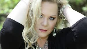 Artist Interview: 1-on-1 with Pamela Hopkins