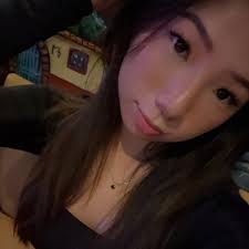 Female roommate wanted for university housing