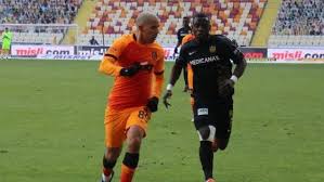 Yeni malatyaspor maçlarını oynadığı yeni malatya stadyumu'nun bozulan zeminini iyileştirmek için bakıma aldı. Galatasaray Da Sofiane Feghouli Zemin Kurbani Spor Haberleri