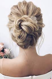 80 Dreamy Prom Hairstyles For A Night Out Lovehairstyles Com In 2020 Short Wedding Hair Hair Styles Elegant Wedding Hair