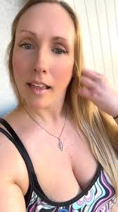 Amy Hardison's Instagram, Twitter & Facebook