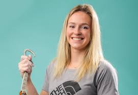 Julia chanourdie is a professional climber that lives in annecy (france). Julia Chanourdie 23 Ans Qualifiee Pour Les Jo D Escalade De Tokyo 2020