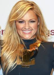 Und zeigt sich mit ganz neuer frisur! Helene Fischer Frisur 2017 Https Frisur 2017 Info Frisurenkollektionen Helene Fischer Helene Fischer Frisur Bob Frisur Von Allen Seiten Lange Haare Manner