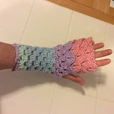This free crochet scarf pattern from jessie rayot is flexible in its instructions. Ravelry Dragon Scale Fingerless Gloves Pattern By Sarah The Webbiegrrl Writer
