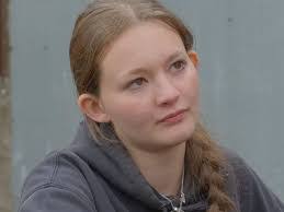 Sarah Dow's Instagram, Twitter & Facebook