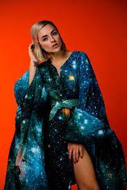 Then you may be familiar with season 15 winner, fashion designer and artist erin robertson. Erin Robertson Home Facebook