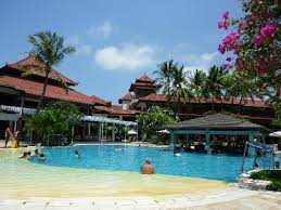 Popular amenities, such as a jacuzzi and an outdoor pool, ensure an enjoyable stay in nusa dua. Pool And Bar Picture Of Holiday Inn Resort Baruna Bali Tuban Tripadvisor