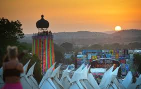 Glastonbury's live from worthy farm live stream was hit by technical issues on saturday night, leaving thousands of fans unable to access the show for more than an hour. Glastonbury Apologise As Fans Locked Out Of Live At Worthy Farm Livestream