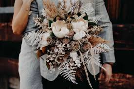 This wedding flowers seasonality guide provides accurate information on seasonality and we have put together this wedding flowers seasonality guide including some of the most popular wedding flowers. Top 4 Wedding Flower Designs For 2021 Ginger Says