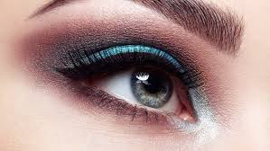 Quels produits utiliser pour maquiller des yeux marrons ? Maquillage Des Yeux Tous Nos Tutos Et Conseils De Pro Couleur Par Couleur Magicmaman Com