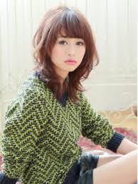 梨花のヘアスタイルまとめ カールを効かせたネオウルフスタイル モデルの梨花さん風の など よく検索されるキーワードから探すヘアスタイルのまとめ 人気のキーワードから今流行のヘアスタイルを知ろう ショートのヘアスタイル ミディアムロングのヘア