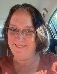 Hello, I'm Warren and something to know about me is I love being married to  my wonderful wife and raising our daughter together.