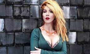 Hande yener türk pop müziğinin en başarılı isimlerinden birisidir. Hande Yener Fan Home Facebook