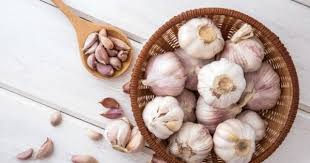 Hampir semua masakan mereka menggunakan bawang putih disebabkan khasiatnya yang boleh mengeluarkan angin di dalam badan selain menyedapkan makanan. 7 Manfaat Bawang Putih Untuk Bayi Popmama Com
