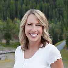 Stacy Lockhart's Instagram, Twitter & Facebook