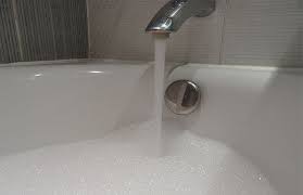 Klicke in dieses feld, um es in vollständiger größe anzuzeigen. Unbeaufsichtigt Kind Ertrinkt In Der Badewanne Kosmo