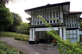 Country House In The Heart Of City Villas For Rent In Singapore Colonial House Holiday Home White Houses