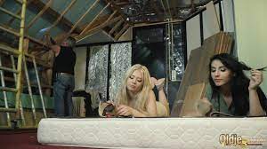Anna Ray, Nelly Kent - Sex For A Busy Oldje