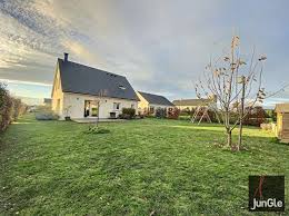 A vendre maison récente 239 000€ fai* maine et loire 5 chambres, sarrigné (49800) à 15 minutes d'angers, maison lumineuse (152m2) comprenant au rdc vidéos à découvrir. Maison Contemporaine A Vendre En Agence Immobiliere Bois Guillaume Jungle Immobilier
