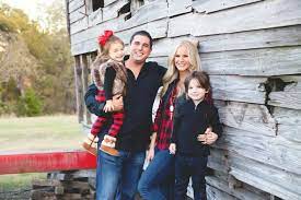 Buffalo Plaid Family Pictures Winter Family Pictures Family Christmas Pictures Outfits Winter Family Photos