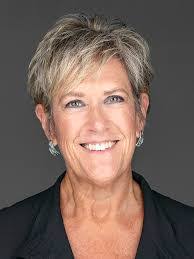 Lori Tyler's Instagram, Twitter & Facebook