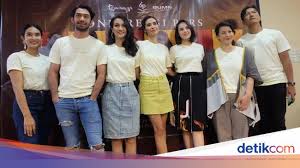 Namun, nyatanya bukan itu maksud dari sang angin. Ratusan Syair Dari 26 Penyair Jadi Naskah Konser Musikal Puisi Puisi Cinta