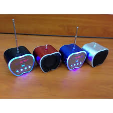 Cu 2 x 3w putere, acest model îți permite să redai muzica preferată de pe un card micro sd sau de la. Mini Boxa Cu Mp3 Player Si Radio Fm Forma Mar