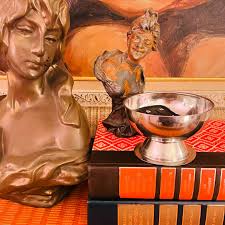 Retro & Regal (@retroandregal) • Instagram photos and videos