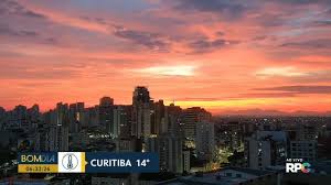 Tempo muda ao longo do dia e Curitiba pode ter chuva à tarde
