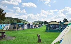 Camping en jachthaven de meeuw ligt op loopafstand van vestingstad brielle en ligt aan het brielse meer en op steenworp afstand van zeeland en de noordzee. Camping Holland 12 Top Campingplatze Am Meer Mit Karte