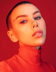 Caroline Miner Smith (aka @siiickbrain), Model & Writer