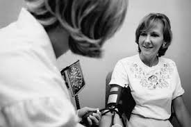 Ein niedriger blutdruck schadet patienten mit erhöhtem herzinfarktrisiko genauso wie ein zu hoher wert von über 140 mmhg© istock. Wann Ist Niedriger Blutdruck Bedenklich Internisten Im Netz