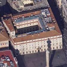 Dal 1961 sede del governo italiano, palazzo chigi si trova lungo via del corso, quasi a metà strada tra piazza del popolo e piazza venezia e il suo ingresso è su piazza colonna, di fronte. Palazzo Chigi In Rome Italy Virtual Globetrotting