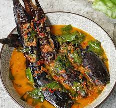 Sebut saja warung mbah marto yang menyajikan menu andalan mangut lele asapnya. Diah Didi S Kitchen Mangut Lele Asap Ala Bantul