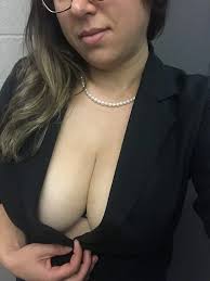 IamLeelou closeup pussy gape