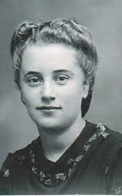 Eyes open when upright and close when laying down. Palos Verdes Resident Marthe Cohn Kept Secret Her Work As A World War Ii Spy Behind German Lines Easy Reader News
