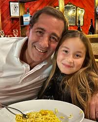 Me puso muy triste la noticia del fallecimiento de Joaquín Bermúdez,  emprendedor y fundador de la @opticabermudezlaplata que le da y dio trabajo  a los platenses durante más de 70 años. Hace