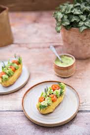Quenelle Revisitee Facon Eclair Guacamole Et Truite Fumee Idee Recette Recette Quenelles