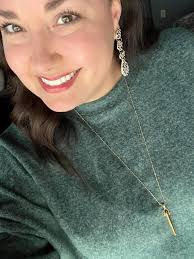 everyone Its officially "Acknowledge Me☝️" weekend!! We have two amazing  vendors that have some truly one of a kind, handmade treasures. Lets all  show some love to MK King Johnson & Andrea