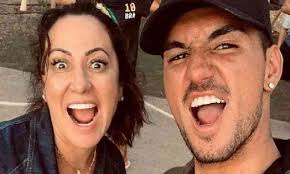Que as pessoas pensem mais no próximo, em especial, em um momento de tanta angústia, incertezas e sofrimento. Mae De Gabriel Medina Comenta Sobre Crise Familiar E Rompimento Com O Filho Famosos Entretenimento Uai