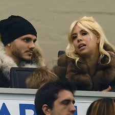 Use census records and voter lists to see where families with the icardi surname lived. Skandal Foto Mauro Icardi Mit Ehefrau Hullenlos Auf Dem Tisch Geknallt Fussball