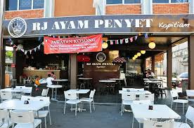 Masa pergi travel ke kuching beberapa bulan lepas, kawan aku ajak pergi makan di kedai abg chak. 6 Tempat Makan Wajib Anda Cuba Di Kuching Sarawak Aiman Nasz