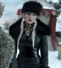 Listen to the audio pronunciation of esme gigi genevieve squalor on pronouncekiwi. Esme Squalor Lemony Snicket Wiki Fandom