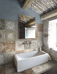 Design ed ispirazione per un bagno all'avanguardia. Piastrelle Per Il Bagno Rustico Arredo Bagno Vintage Bagno Rustico Arredamento Bagno