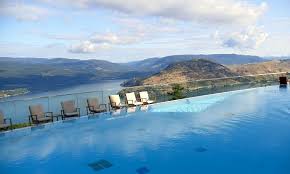 Kitzbühel live ab 11.30 uhr: Owned By Mr Gernot Langes Swarovski Patriarch Of The Famed Austrian Swarovski Crystal Family Sparkling Hill Resort Sits I Hills Resort Body Treatments Resort